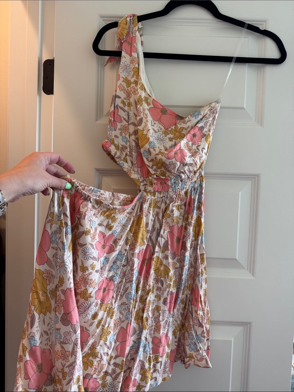 One shoulder tie dress